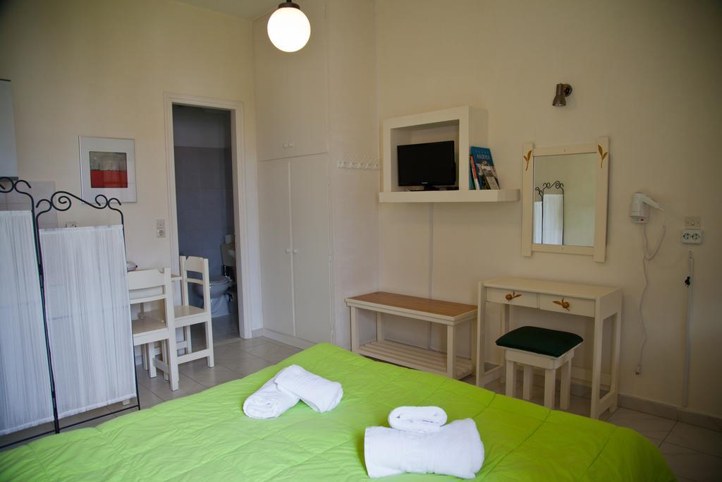 Theo Studios & Apartments سبيتسيس الغرفة الصورة