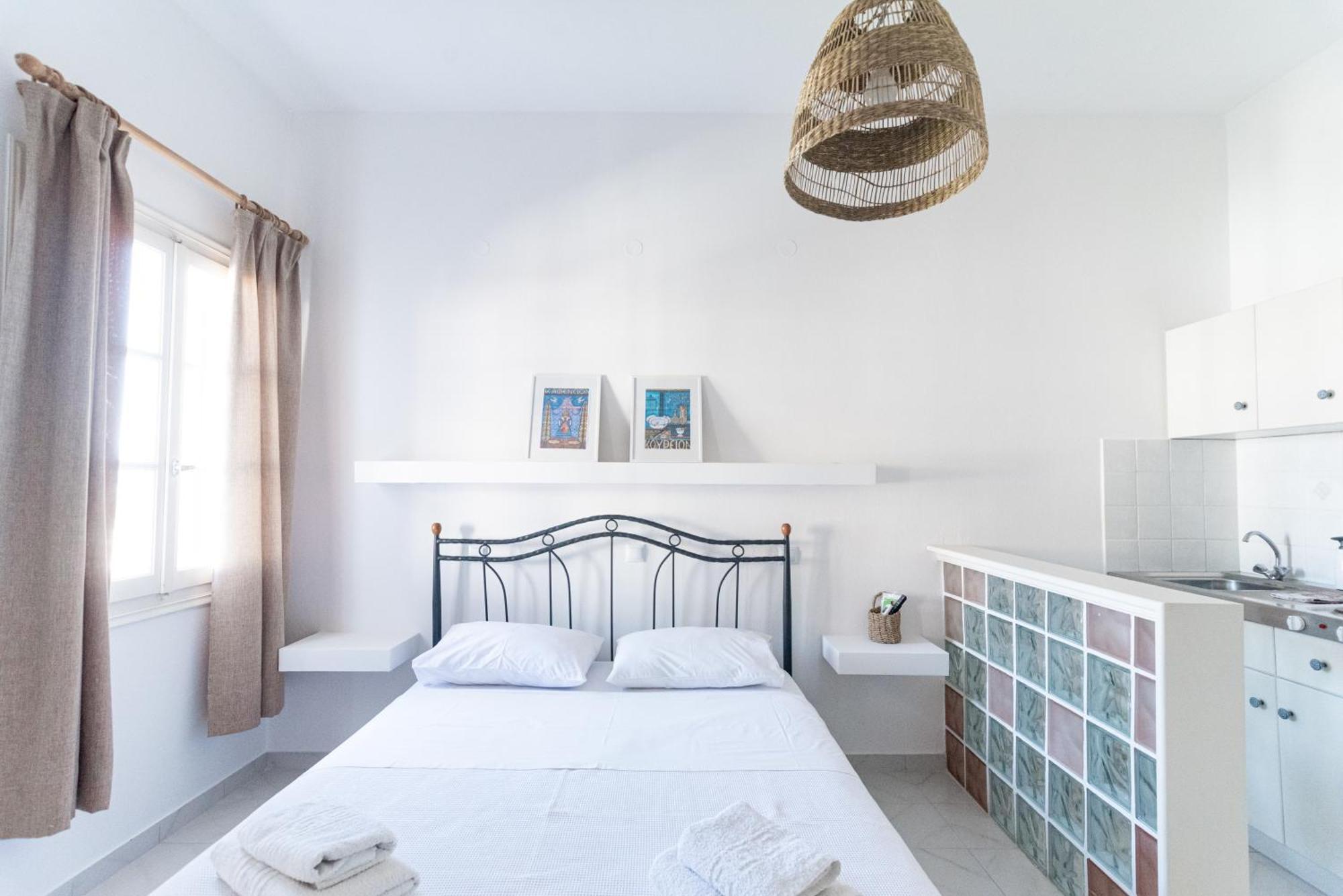 Theo Studios & Apartments سبيتسيس المظهر الخارجي الصورة