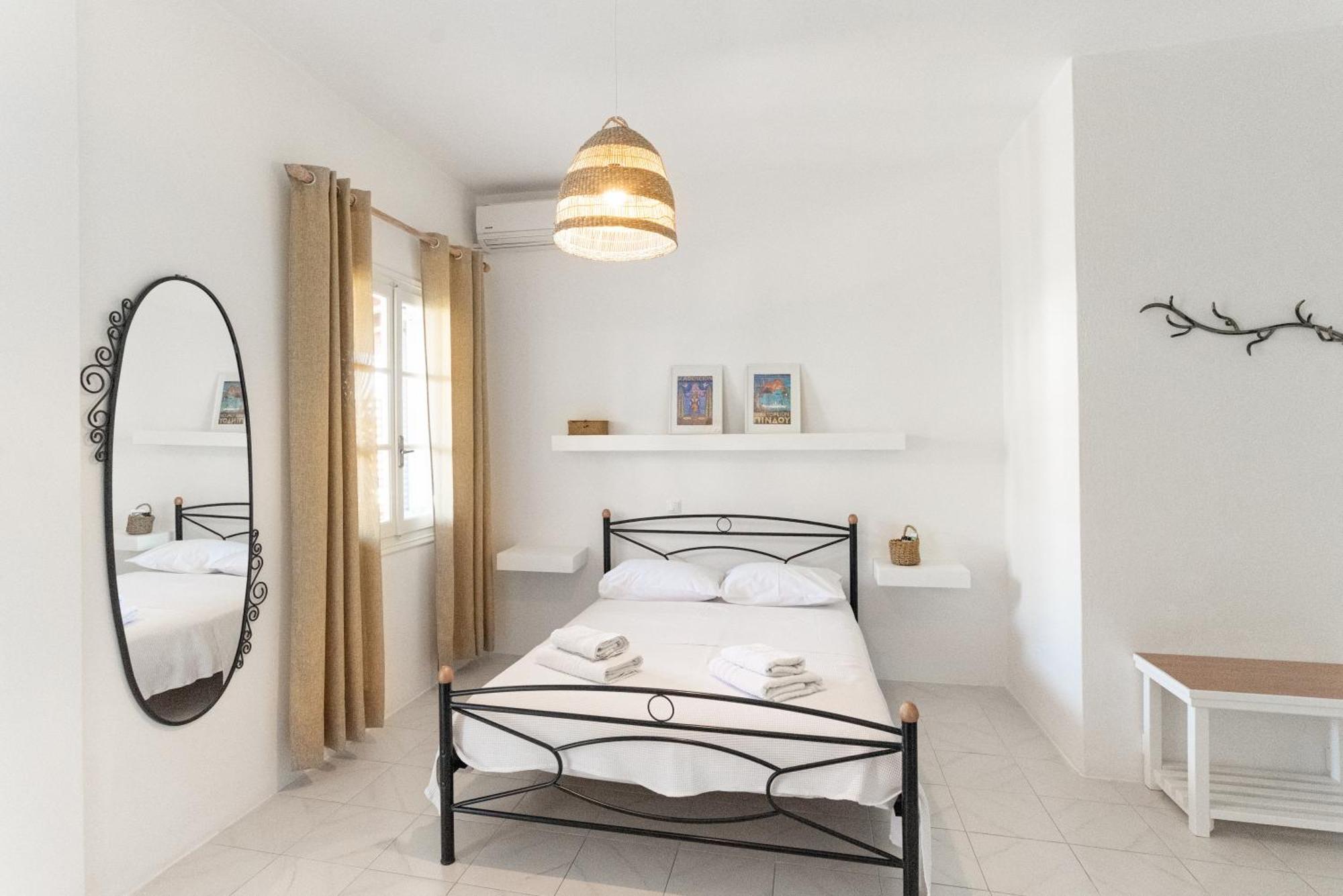Theo Studios & Apartments سبيتسيس المظهر الخارجي الصورة