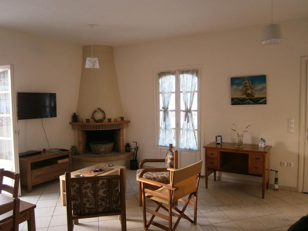 Theo Studios & Apartments سبيتسيس الغرفة الصورة