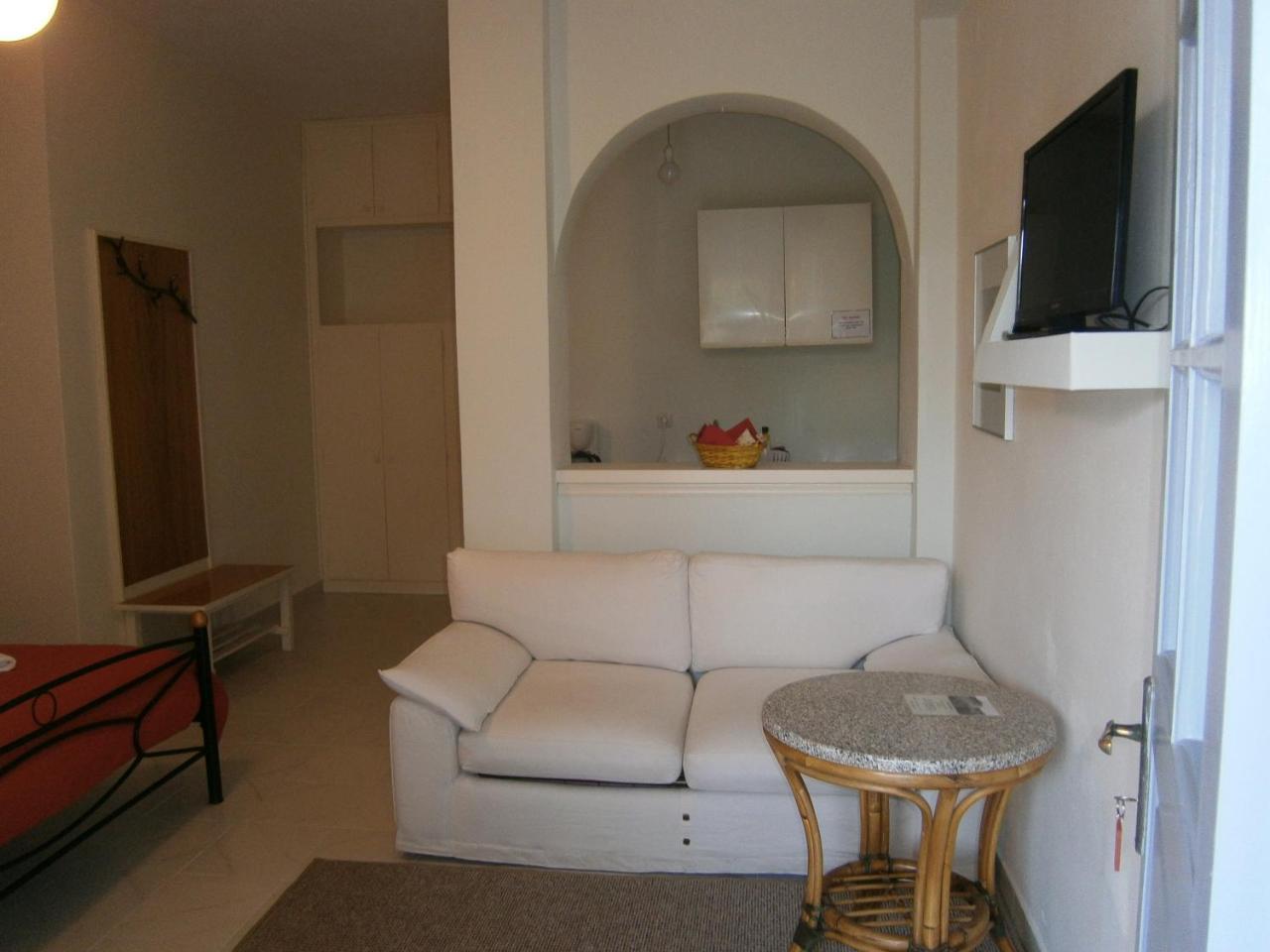 Theo Studios & Apartments سبيتسيس المظهر الخارجي الصورة